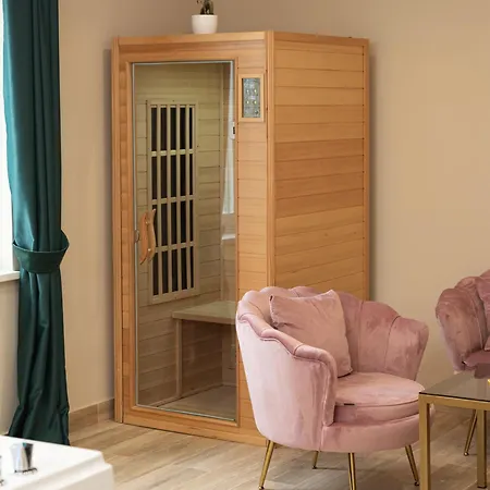 Dea Giugliano In Campania